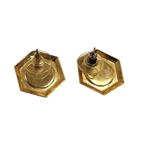 Vintage Emerald Green Hexagon Stud Earrings Gold Tone Post Back Closure - Picture 2 of 2
